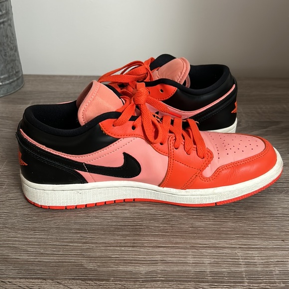 Air Jordan 1 Low - Picture 3 of 6